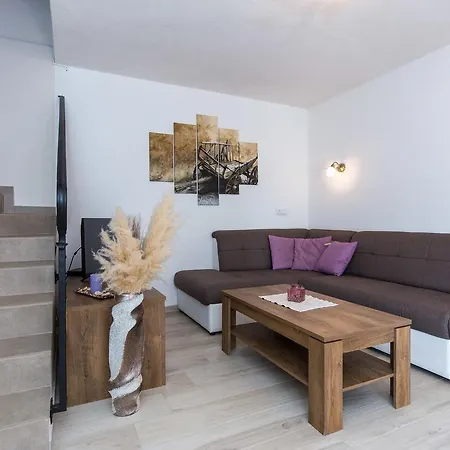 House Anabella * Krk Town