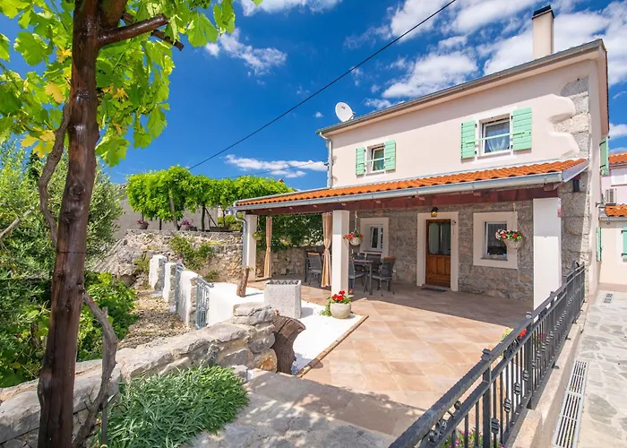 بيت للعطل House Anabella كرك