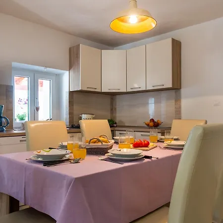 House Anabella * Krk Town